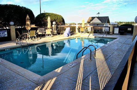 Hampton Inn Georgetown-Marina Pool: Pictures & Reviews - Tripadvisor