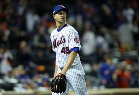 Mets Say So Long To Cy Young Winning Pitcher | 77 WABC