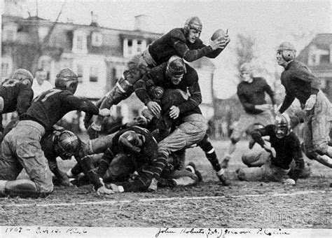 Quad Cities volunteers to play 1920’s style football game | Peoria Public Radio