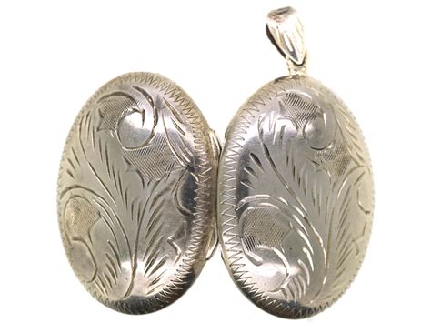 Silver Oval Locket (183K) | The Antique Jewellery Company