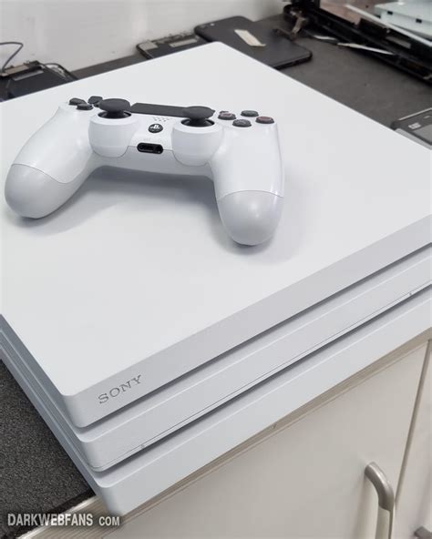 White ps4 pro purchased on ebay for 56€. information in the remarks 🌸😈🤤🤓 : PS4Pro