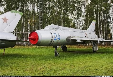 Sukhoi Su-17 - Russia - Air Force | Aviation Photo #2688305 | Airliners.net