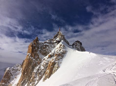 A Smart Pack: Skiing off the Aiguille du Midi | Team Mammut