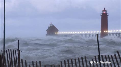 VIDEO: Pummeling waves in Lake Michigan, flooding created by intense storm | wltx.com