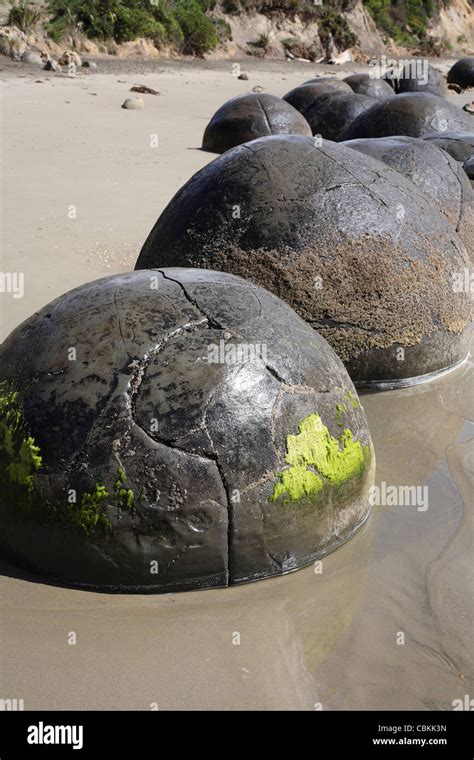 Moeraki Boulders, Koekohe Beach, New Zealand Stock Photo - Alamy