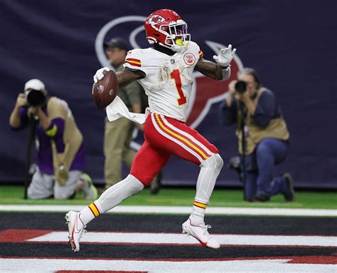 Chiefs news: Jerick McKinnon to officially re-sign with KC on Tuesday