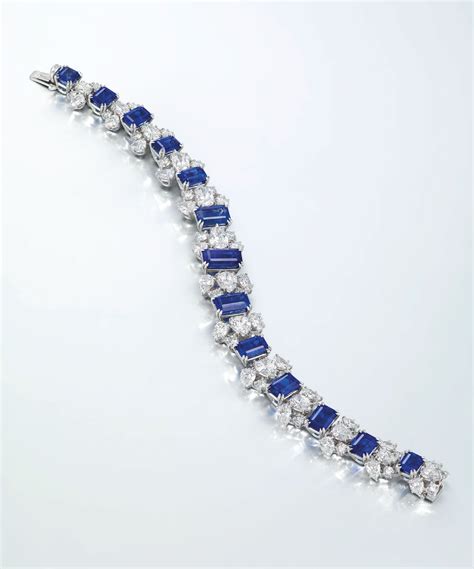 A UNIQUE SAPPHIRE AND DIAMOND BRACELET, BY HARRY WINSTON | Christie's