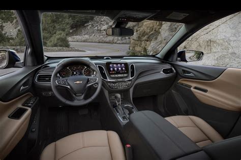 Chevrolet-Equinox-2021-Premier-interior - Mega Autos