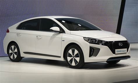 Hyundai Ioniq Plug In Hybrid - reviews, prices, ratings with various photos