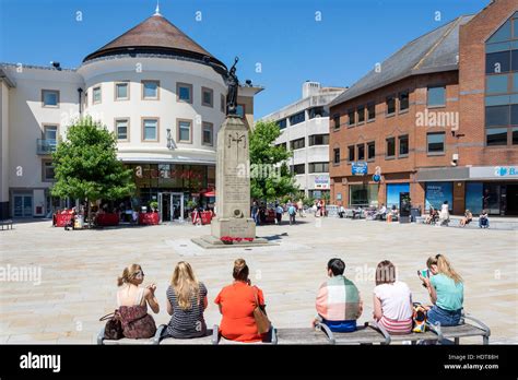 Woking town centre hi-res stock photography and images - Alamy