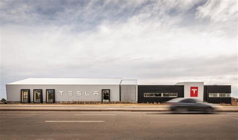 Tesla Showroom - Kebony USA