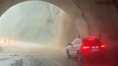 Una tromba de agua detiene el tráfico en Sopeira