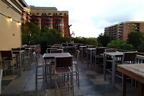 12 Best Rooftop Restaurants in Arlington, VA [2023 Updated]