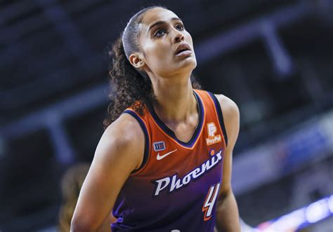 Skylar Diggins-Smith, The Poster Woman of WNBA Greatness