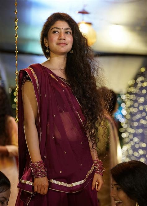 Sai Pallavi Hot Latest HQ Pics Photos In Short Cloths