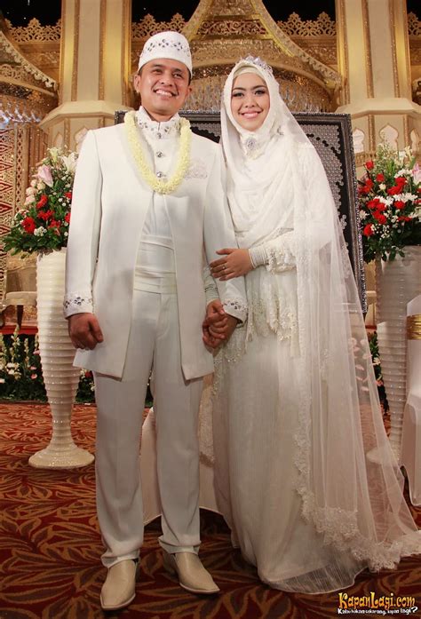 Kebaya Modern Muslim Marriage - International Kebaya Batik Modern