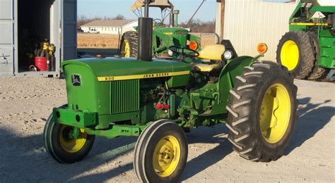 Vintage John Deere Tractors: History & Media Gallery | MachineFinder