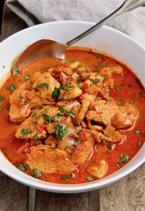 Chicken Paprikash Recipe ~ Easy Hungarian Chicken Paprika