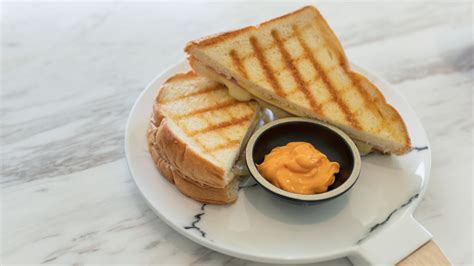 Best Sauce for Ham and Cheese Sandwich [9 Ideas]