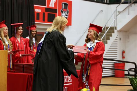 Montgomery Central High School 2023 Commencement Ceremony (201) - Clarksville Online ...