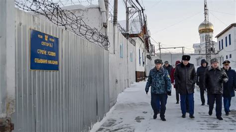 «Даже пыток выдумывать не нужно». Чем известна колония «Полярный волк», куда перевезли Навального