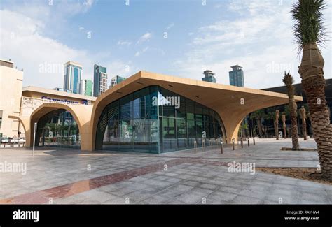 Qatar rail hi-res stock photography and images - Alamy