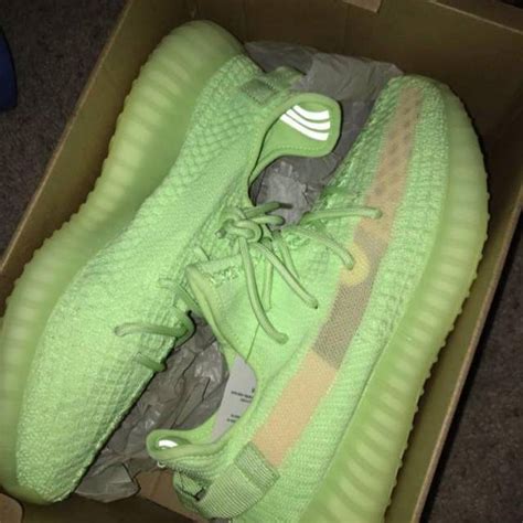 adidas Yeezy Boost 350 V2 Glow | Kixify Marketplace