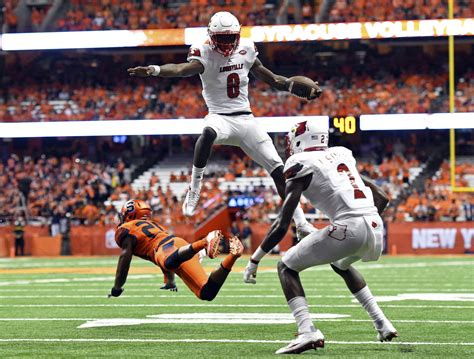 Louisville QB Lamar Jackson leaps over defender for 5th touchdown of the half | For The Win