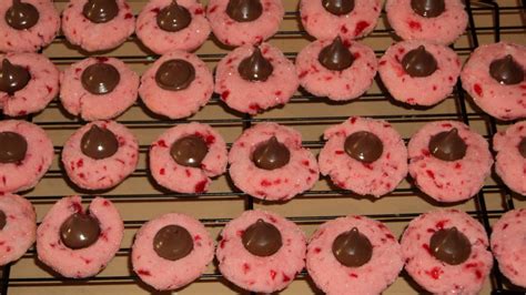 mmm home cooking: Cherry Chocolate Kiss Cookies