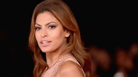 Eva Mendes lets her hair down dancing to Ryan Gosling’s latest movie soundtrack - see the video ...