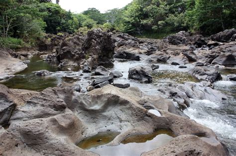 How to Take a Day Trip to Wailuku River State Park (+ Map)