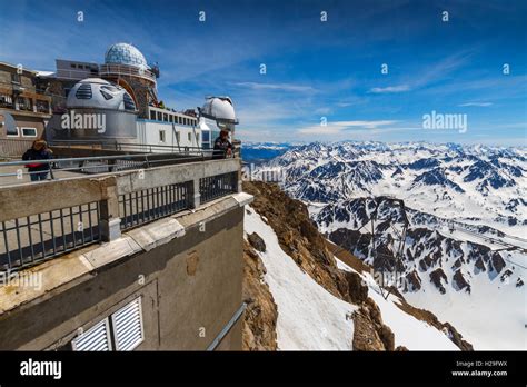 Astronomical Observatory in mountains Stock Photo - Alamy