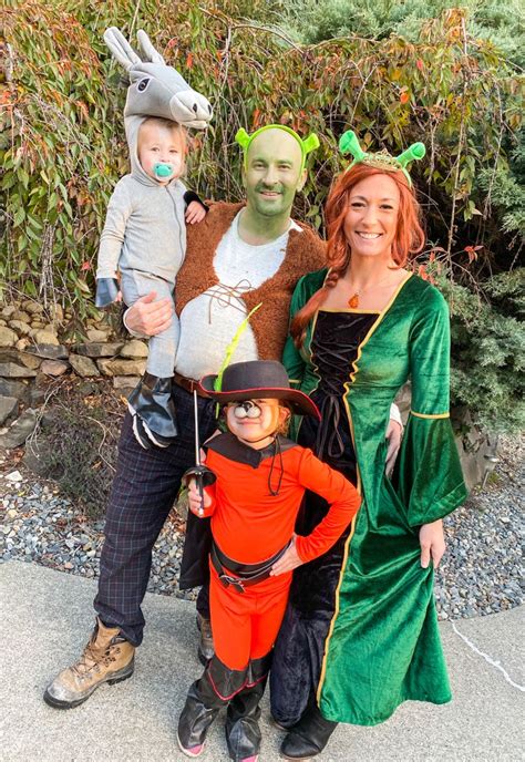 Shrek Family Costume in 2023 | Family halloween costumes, Family themed ...