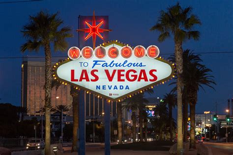 Welcome To Fabulous Las Vegas sign at night | Please attribu… | Flickr