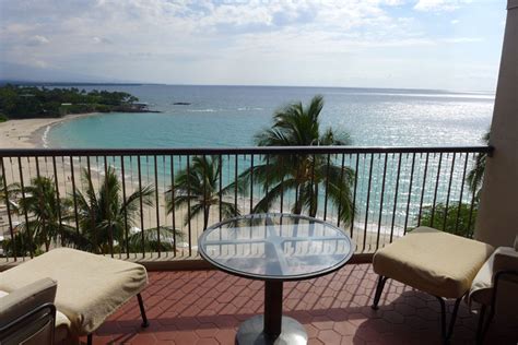 Ocean view balcony at Mauna Kea Beach Hotel | Alain Gayot Photos Gallery