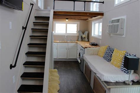 Mini Mansion - Tiny House Swoon