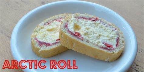 The Crazy Kitchen: Strawberry & Vanilla Arctic Roll