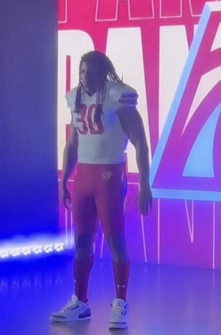 First looks at the UA USFL jerseys : r/UnitedFootballLeague