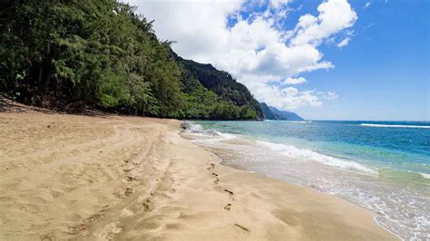 Kee Beach Is A Kauai Favorite - Kauai Vacation Rentals