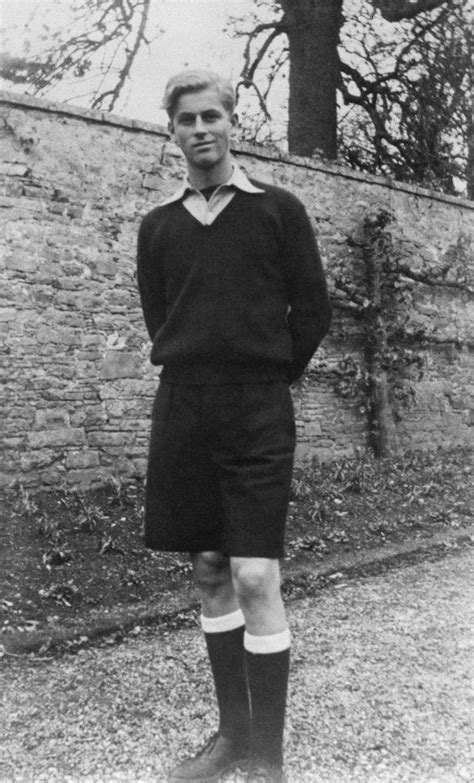 Prince Philip in Scotland cerca 1937 : r/OldSchoolCool