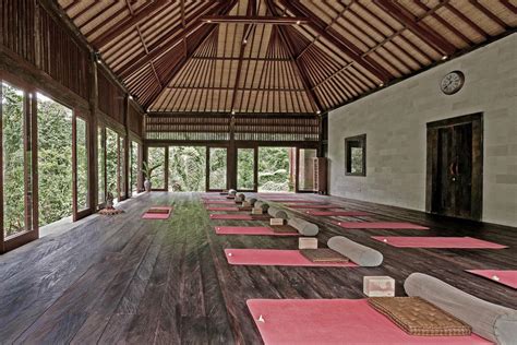 13 Best Yoga Retreats In Bali: All The Info You Need To Book (2021)