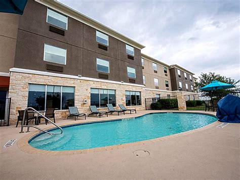 Top 14 Hotels with Pool in Killeen - Anna Holt's Guide 2020