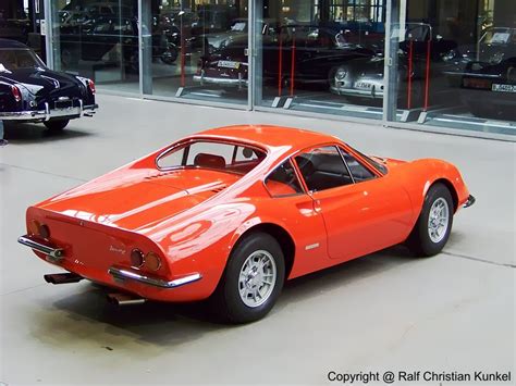 Ferrari 206 Dino GT - Information and photos - MOMENTcar