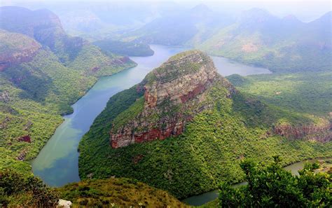 The breathtakingly green Blyde River Canyon, Mpumalanga, South Africa ...