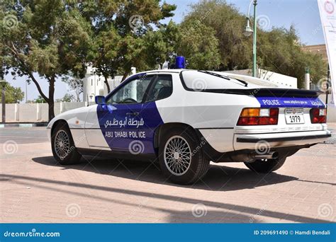 Classic Abu Dhabi Police Cars Exhibition in Al Ain City, February 26 ...