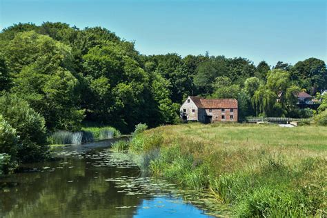 Sturminster Newton: a thousand-year-old mill that is back in business - Miry Giramondo