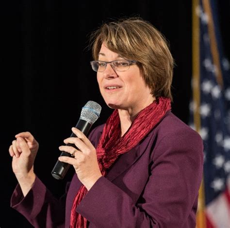 Amy Klobuchar Height, Weight, Age, Spouse, Family, Facts, Biography