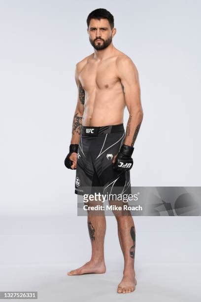 Fighter Carlos Condit Photos and Premium High Res Pictures - Getty Images