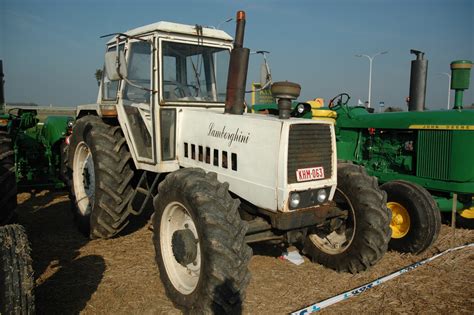 File:Lamborghini tractor.jpg - Wikimedia Commons