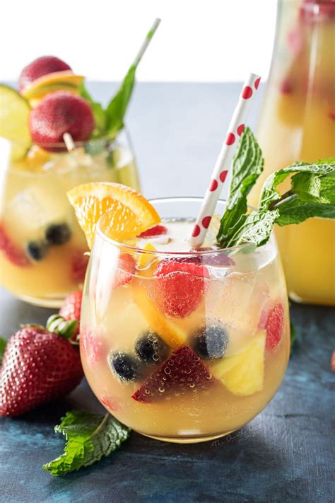 Fizzy Pineapple Punch - The Chunky Chef